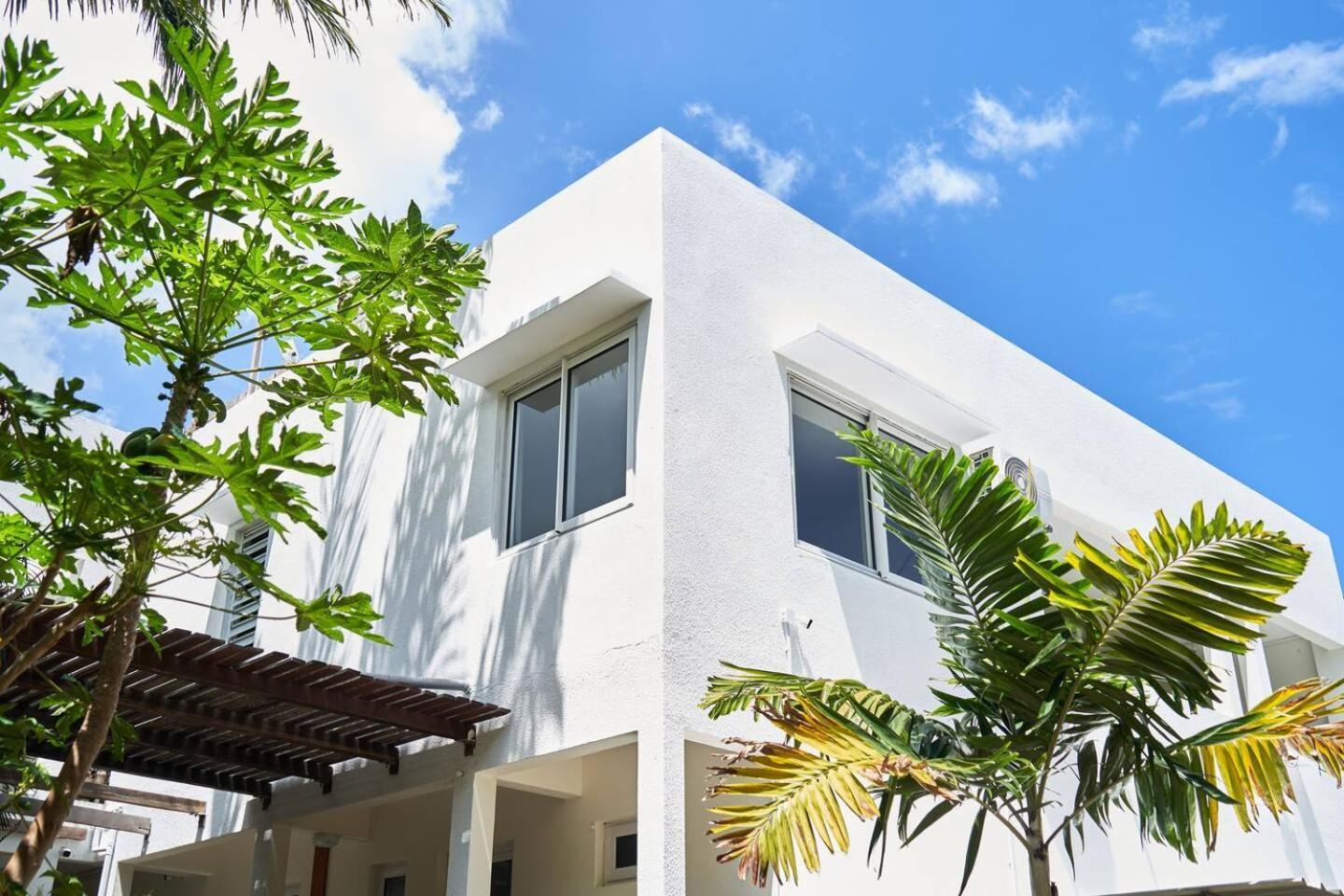 Loukaz -Entire Rental Units W Panoramic Rooftop Coteau Raffin Экстерьер фото