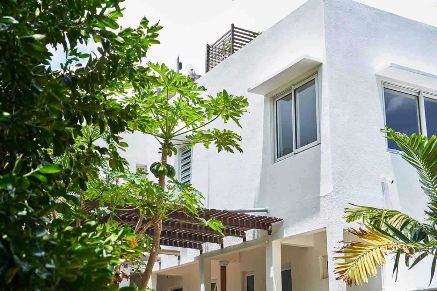 Loukaz -Entire Rental Units W Panoramic Rooftop Coteau Raffin Экстерьер фото